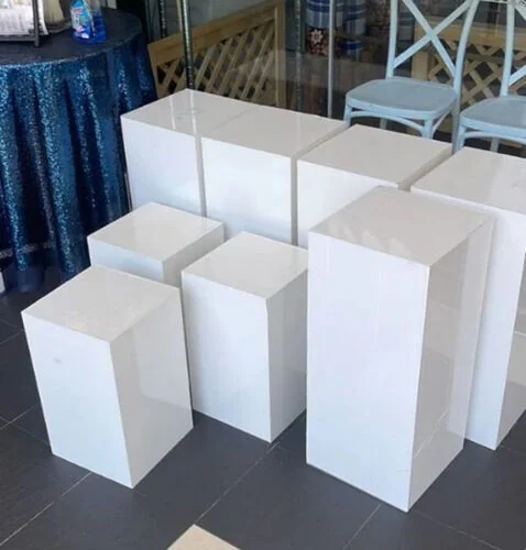 ™ Acrylic  Box White - M (60cm H x 26 x 26)