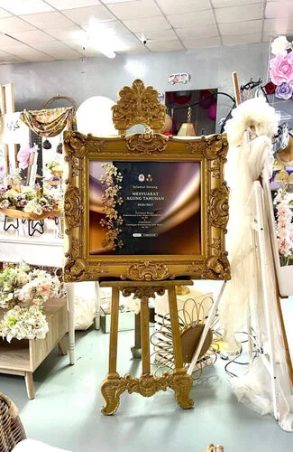 ™ Palace Easel ABS (Gold)